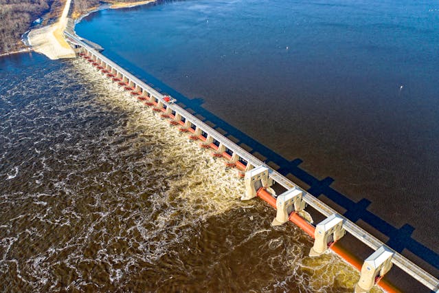 Water reservoir and catchment